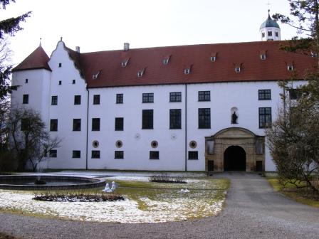 Schloss mit Eingangsportal