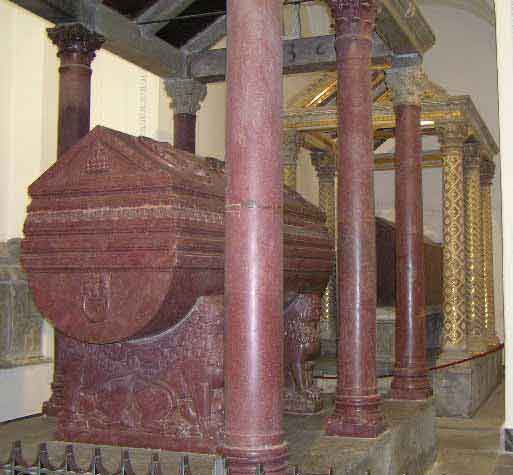 Sarkophag Friedrich II. / in Palermo/Sizilien